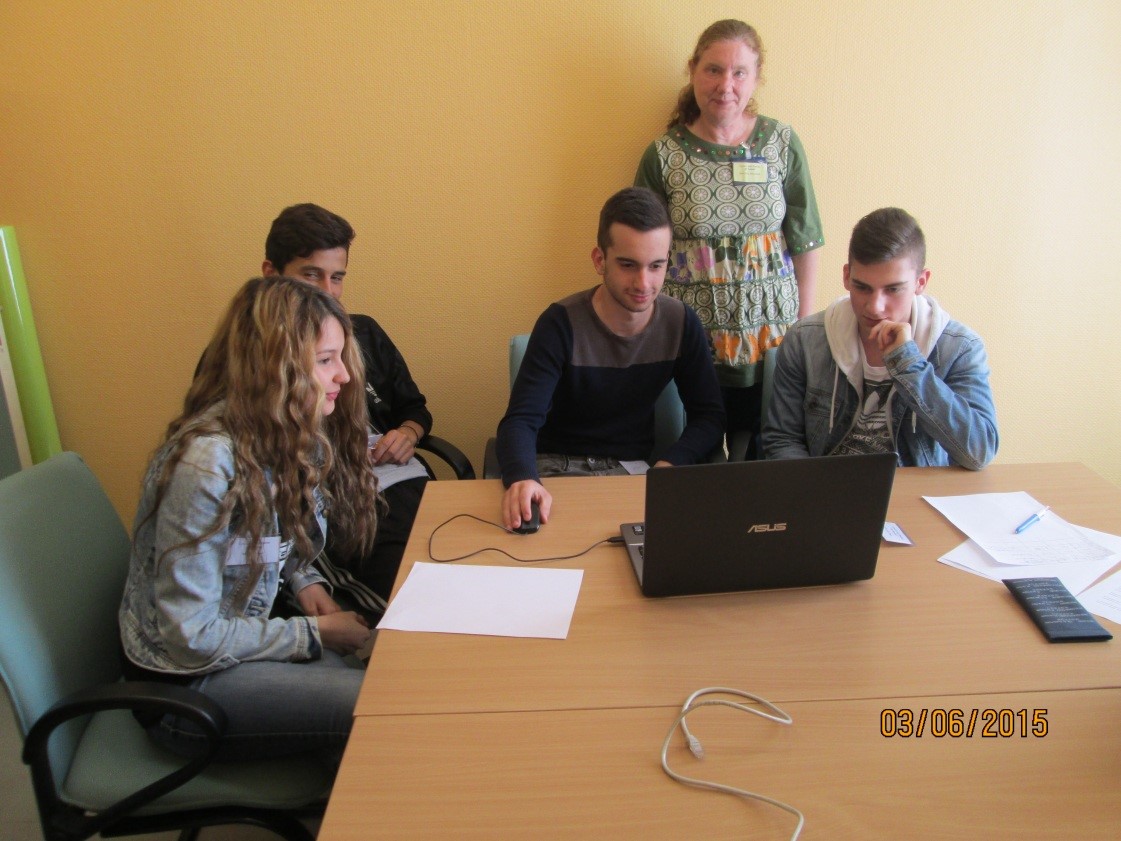 Les élèves du lycée Pasteur en pleine action